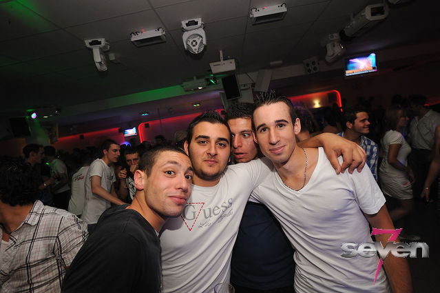 Cliquer pour voir l'image en taille réelle