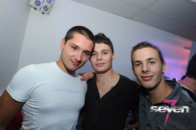 Cliquer pour voir l'image en taille réelle