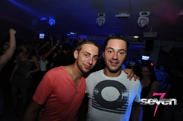 Cliquer pour voir l'image en taille réelle