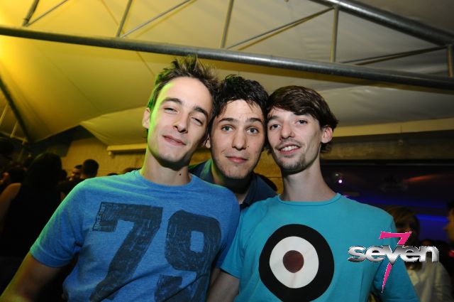 Cliquer pour voir l'image en taille réelle