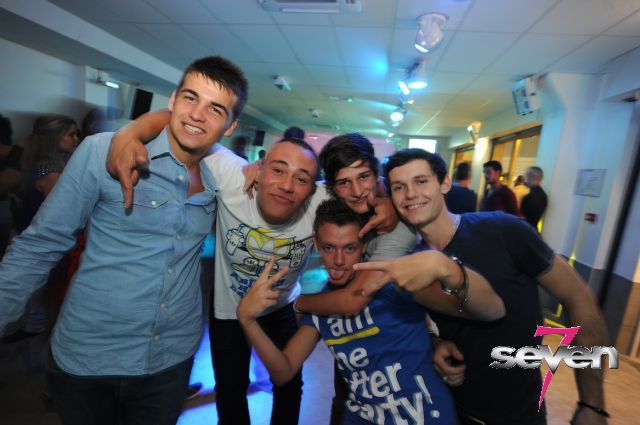 Cliquer pour voir l'image en taille réelle