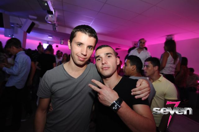 Cliquer pour voir l'image en taille réelle