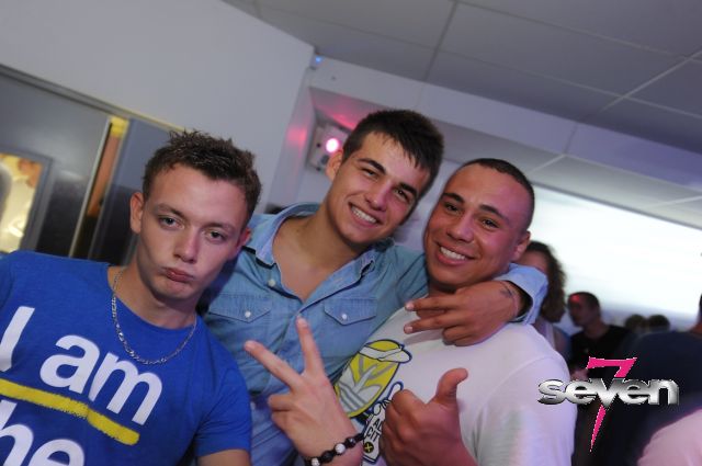 Cliquer pour voir l'image en taille réelle