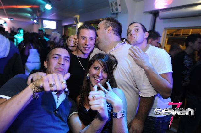 Cliquer pour voir l'image en taille réelle