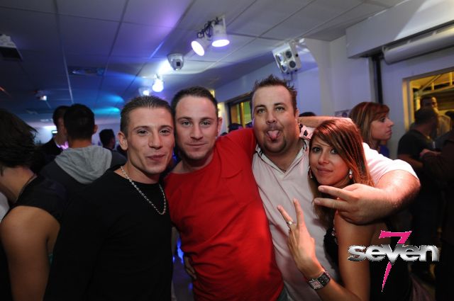 Cliquer pour voir l'image en taille réelle