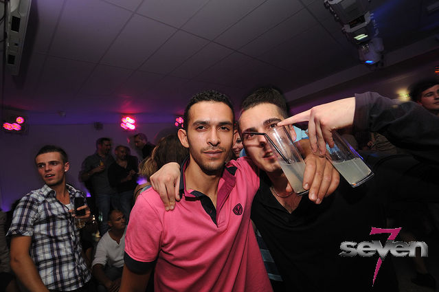 Cliquer pour voir l'image en taille réelle