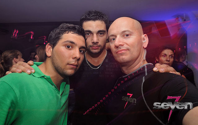 Cliquer pour voir l'image en taille réelle