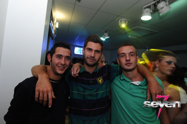 Cliquer pour voir l'image en taille réelle