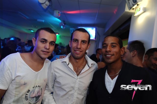 Cliquer pour voir l'image en taille réelle