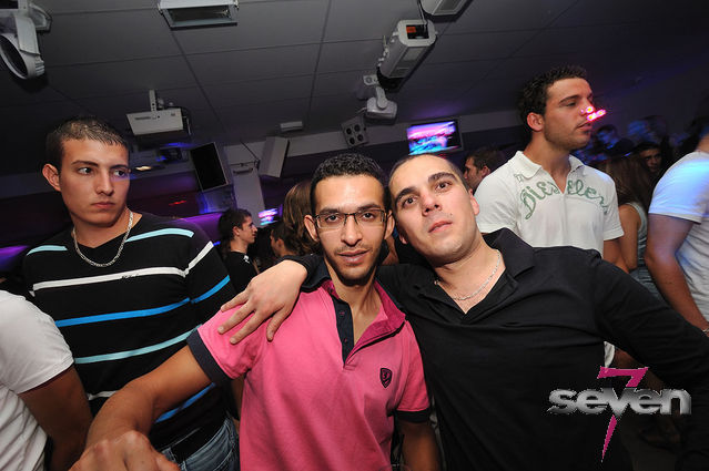 Cliquer pour voir l'image en taille réelle