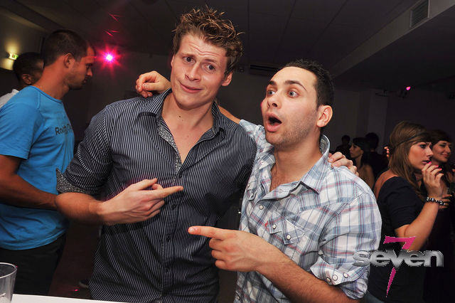 Cliquer pour voir l'image en taille réelle