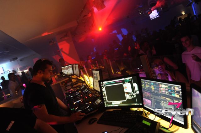 Cliquer pour voir l'image en taille réelle