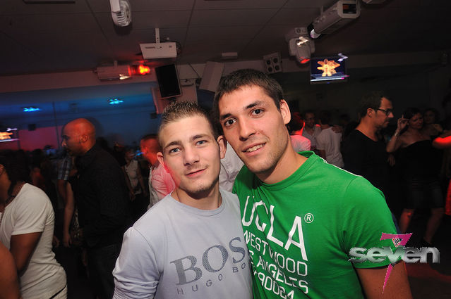 Cliquer pour voir l'image en taille réelle