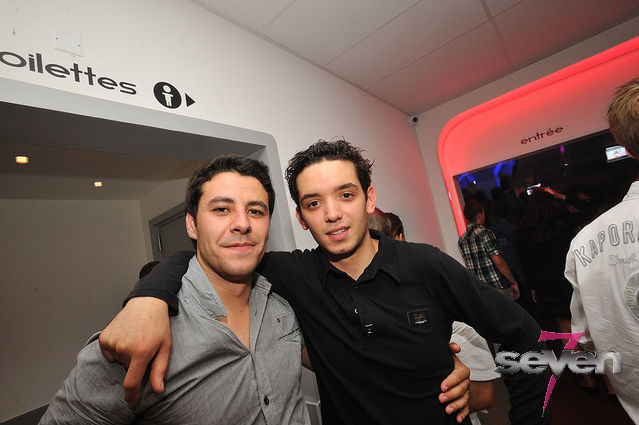 Cliquer pour voir l'image en taille réelle