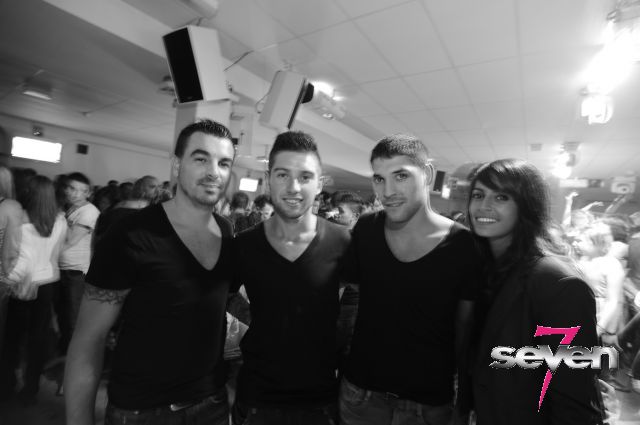 Cliquer pour voir l'image en taille réelle