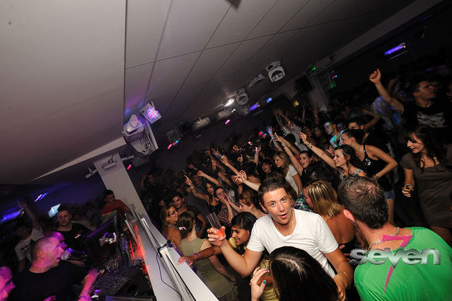 Cliquer pour voir l'image en taille réelle