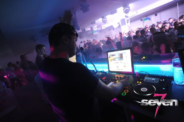 Cliquer pour voir l'image en taille réelle