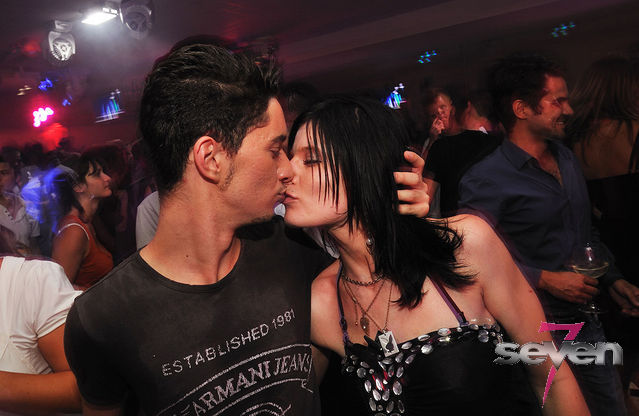 Cliquer pour voir l'image en taille réelle