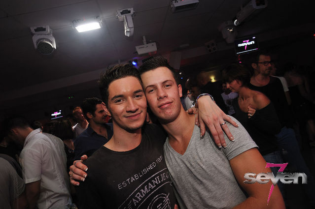 Cliquer pour voir l'image en taille réelle