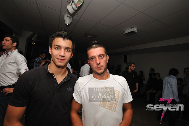 Cliquer pour voir l'image en taille réelle