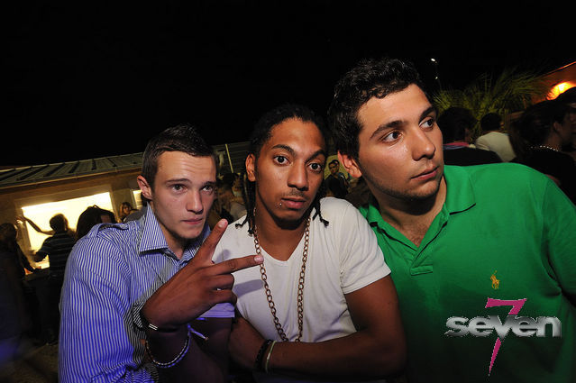 Cliquer pour voir l'image en taille réelle