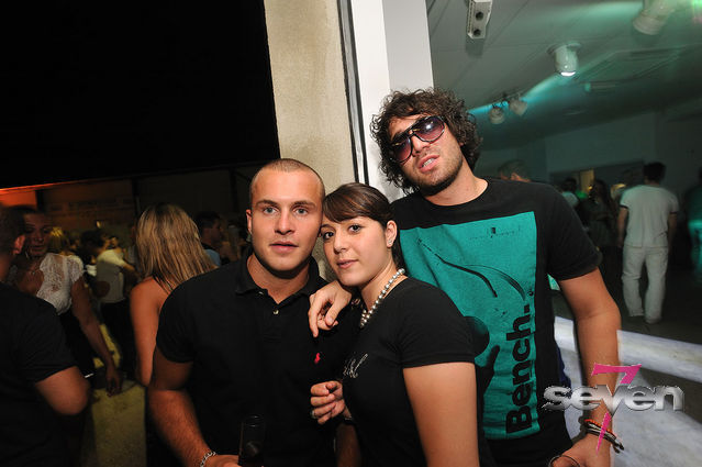 Cliquer pour voir l'image en taille réelle