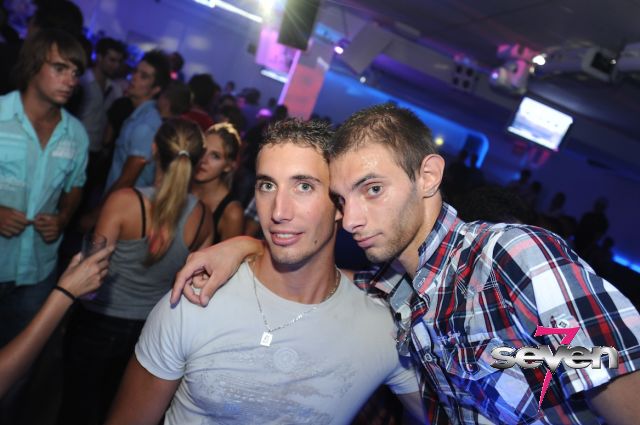 Cliquer pour voir l'image en taille réelle