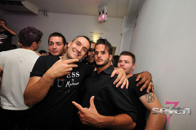 Cliquer pour voir l'image en taille réelle