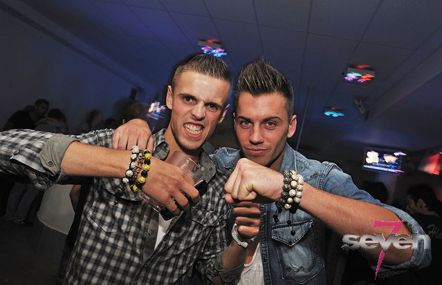 Cliquer pour voir l'image en taille réelle