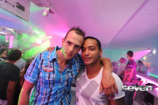 Cliquer pour voir l'image en taille réelle