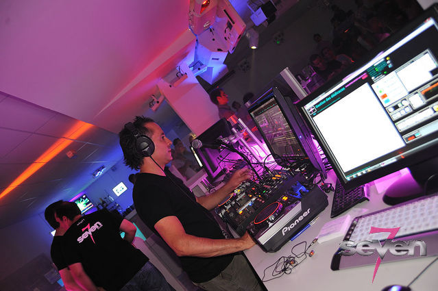 Cliquer pour voir l'image en taille réelle