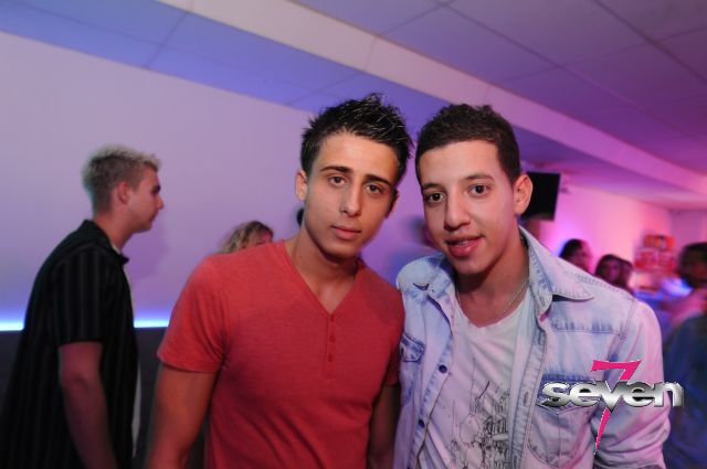 Cliquer pour voir l'image en taille réelle