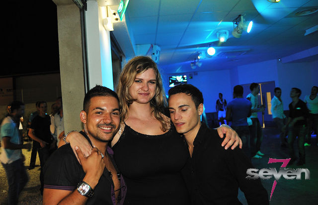 Cliquer pour voir l'image en taille réelle