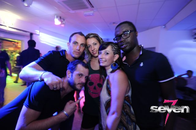 Cliquer pour voir l'image en taille réelle