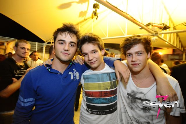 Cliquer pour voir l'image en taille réelle