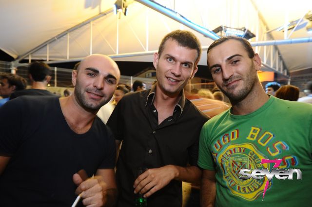 Cliquer pour voir l'image en taille réelle