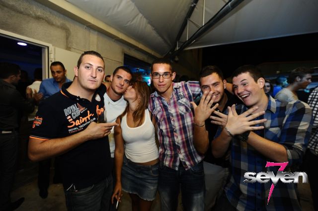 Cliquer pour voir l'image en taille réelle