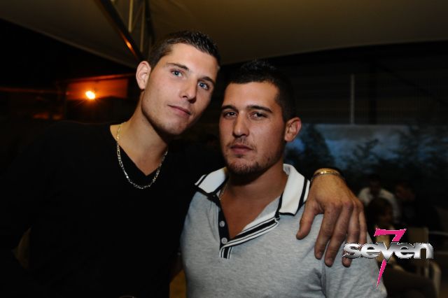 Cliquer pour voir l'image en taille réelle