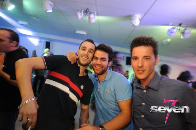 Cliquer pour voir l'image en taille réelle