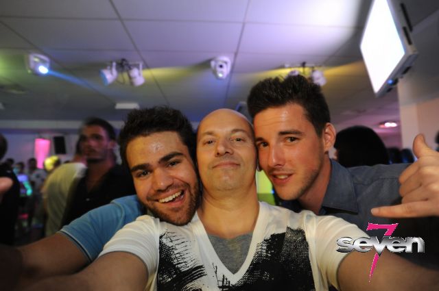 Cliquer pour voir l'image en taille réelle