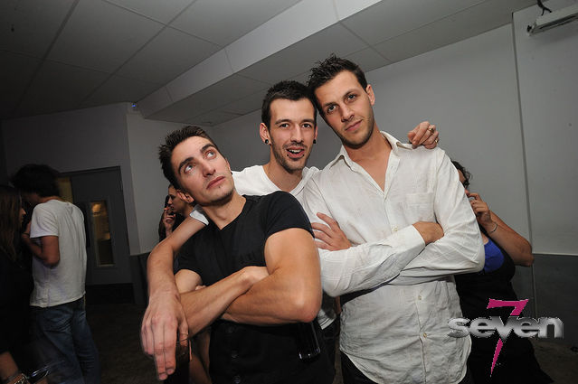 Cliquer pour voir l'image en taille réelle