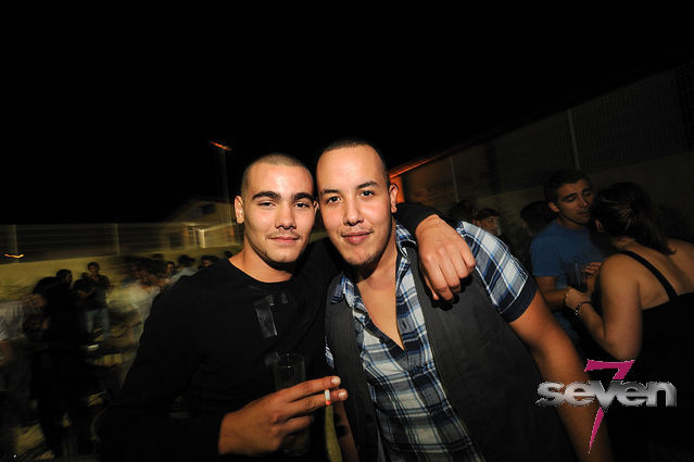 Cliquer pour voir l'image en taille réelle