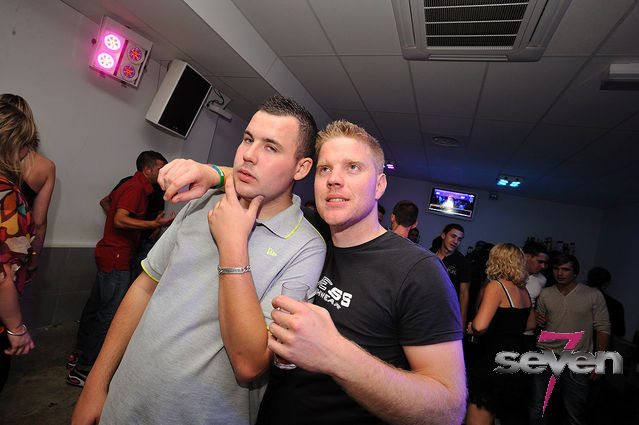 Cliquer pour voir l'image en taille réelle