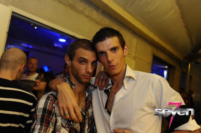 Cliquer pour voir l'image en taille réelle