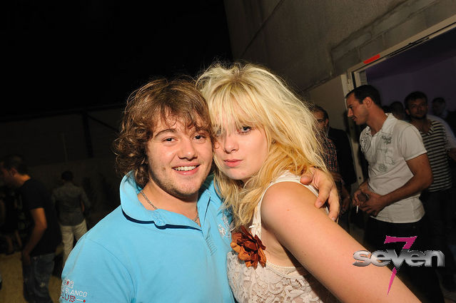 Cliquer pour voir l'image en taille réelle