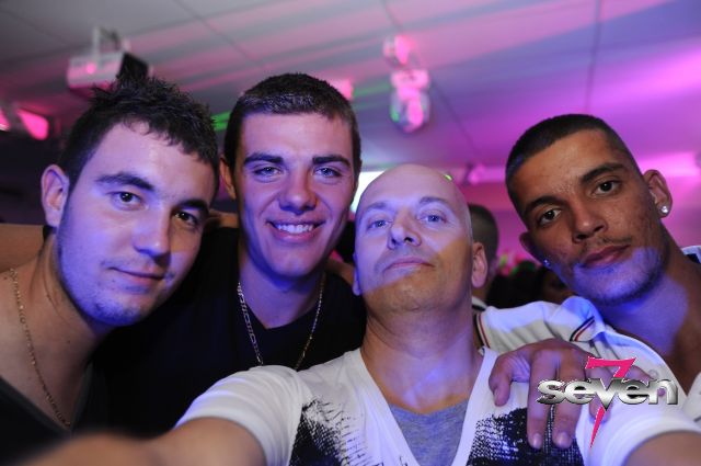 Cliquer pour voir l'image en taille réelle