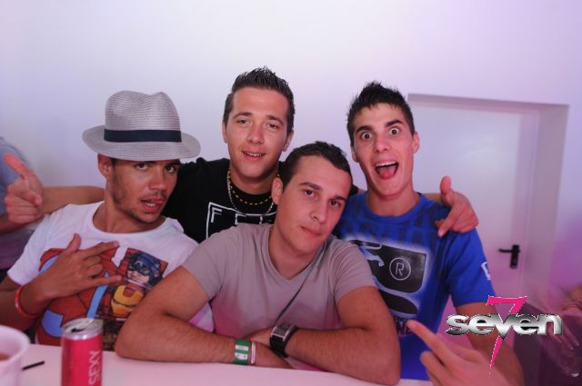 Cliquer pour voir l'image en taille réelle