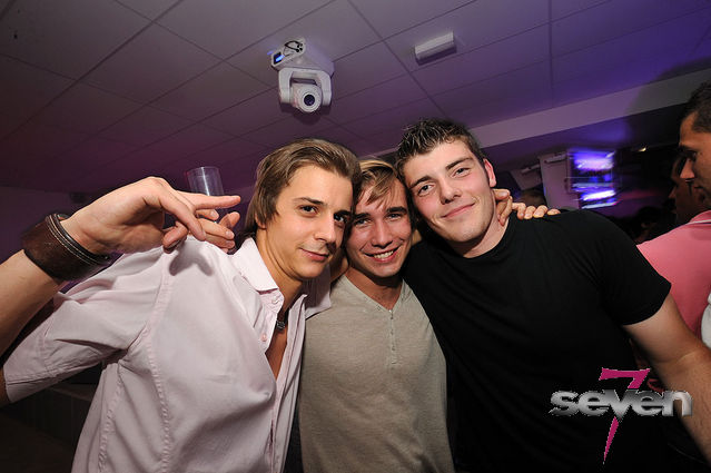 Cliquer pour voir l'image en taille réelle