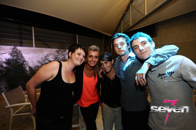 Cliquer pour voir l'image en taille réelle