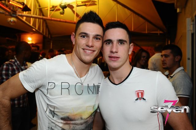 Cliquer pour voir l'image en taille réelle